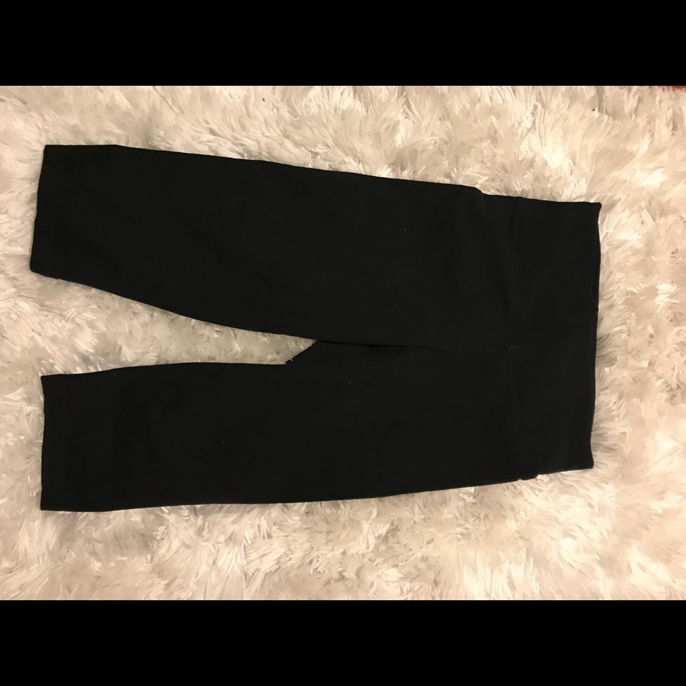 Victoria’s Secret Medium Crop Leggings